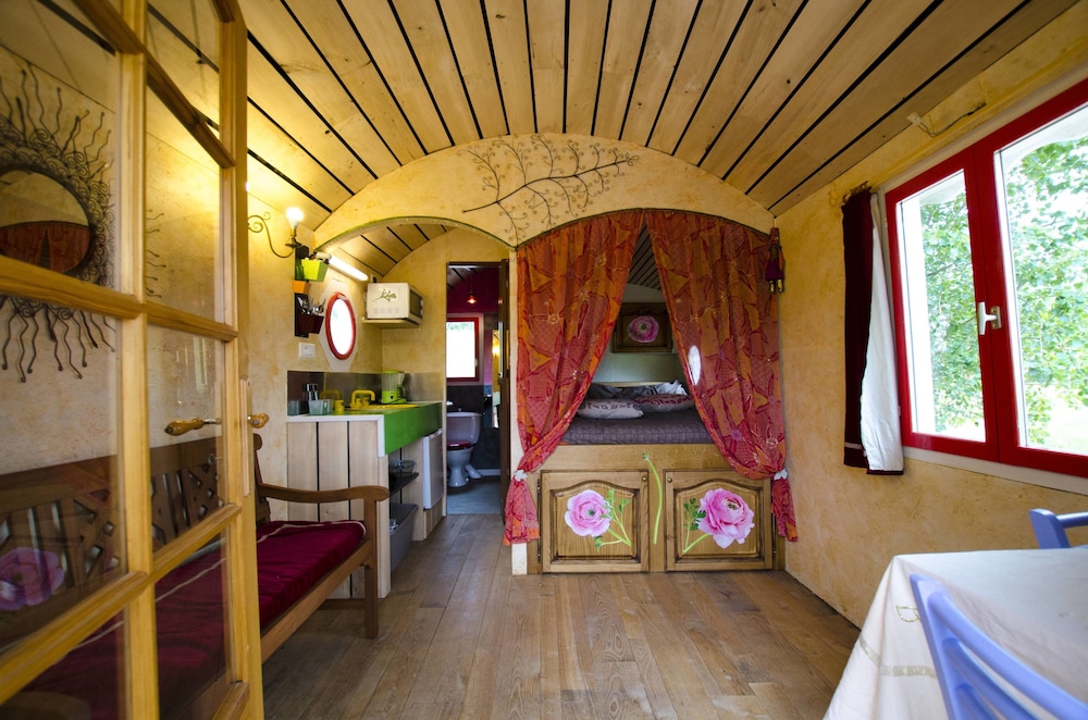 Gypsy Caravan photo 1