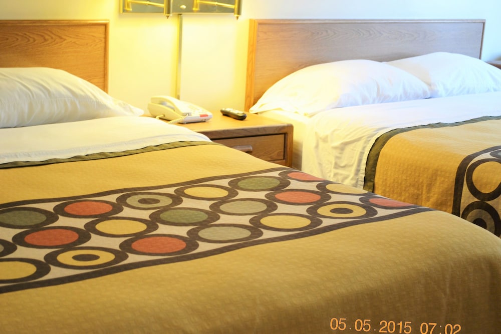 Standard Room, 2 Queen Beds (Standard room two queen beds) photo 1