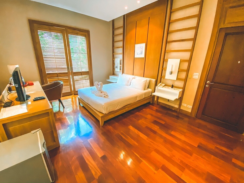 Villa, 5 Bedrooms - Photo 1
