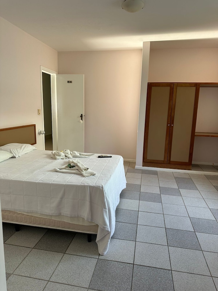 Twin Room - Photo 2