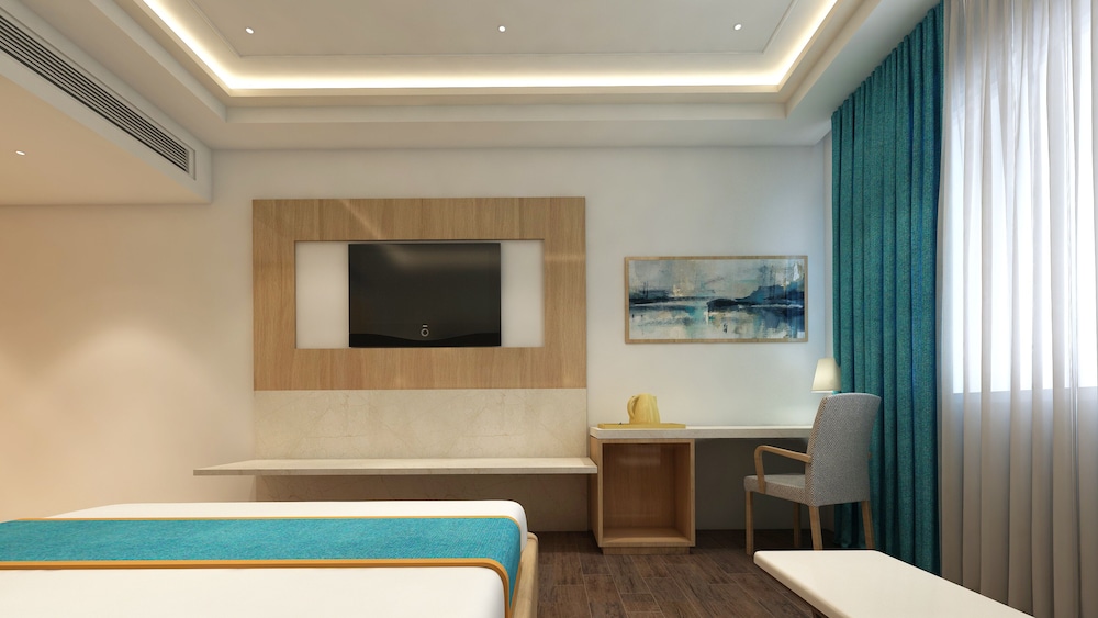 Basic Room, City View