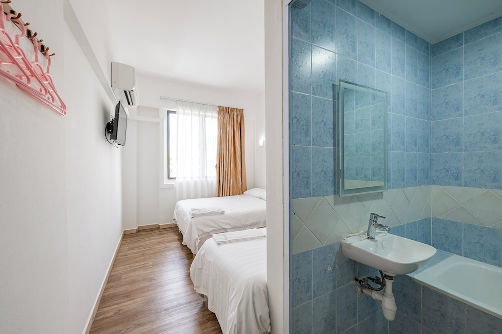 Deluxe Triple Room photo 2