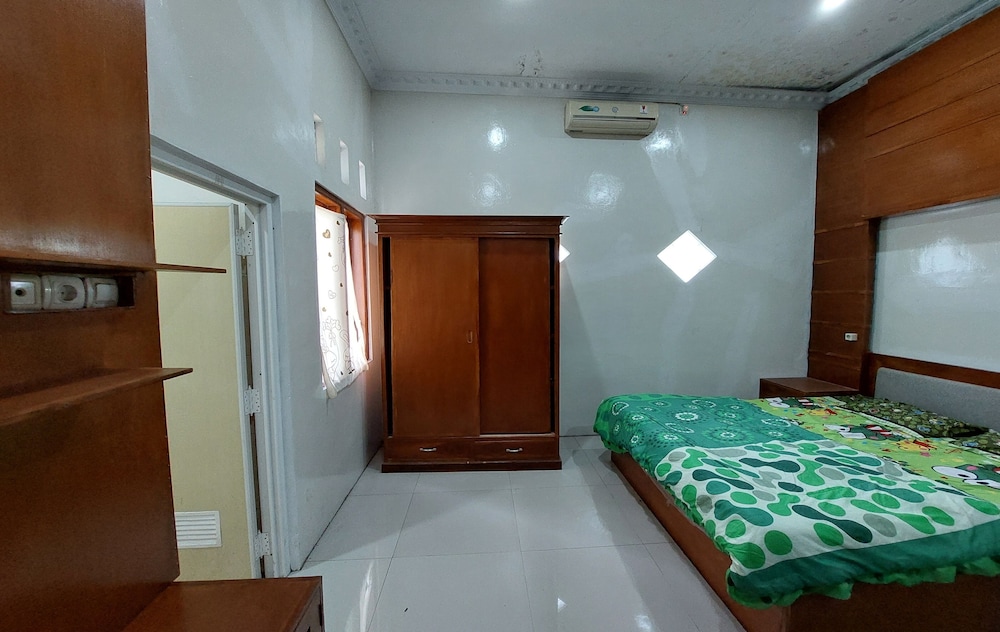 Family Room photo 2