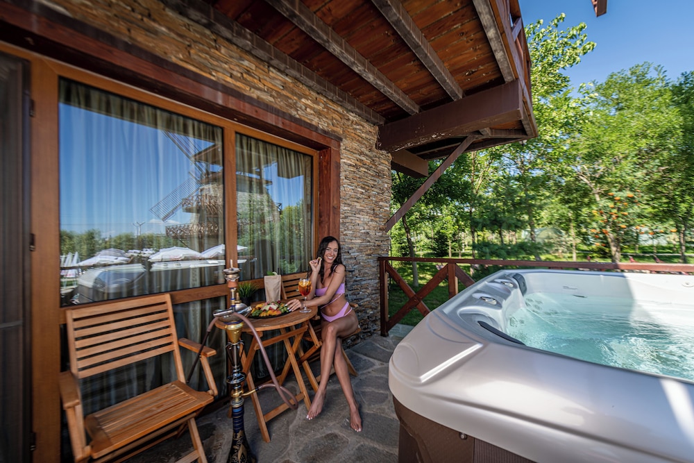 Premium Apartment, Pool View
