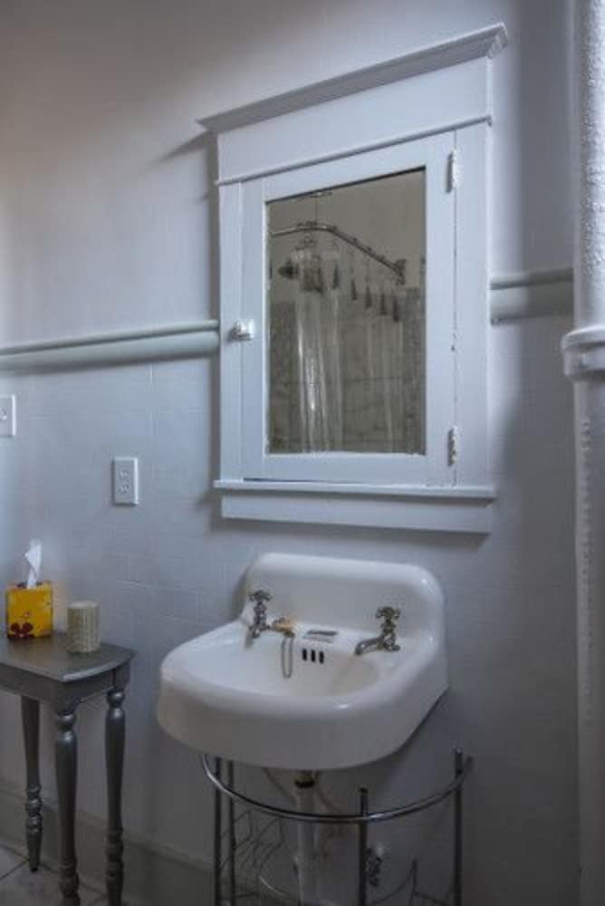 Deluxe Double Room, 2 Bedrooms (The Lady Anne Room) photo 2