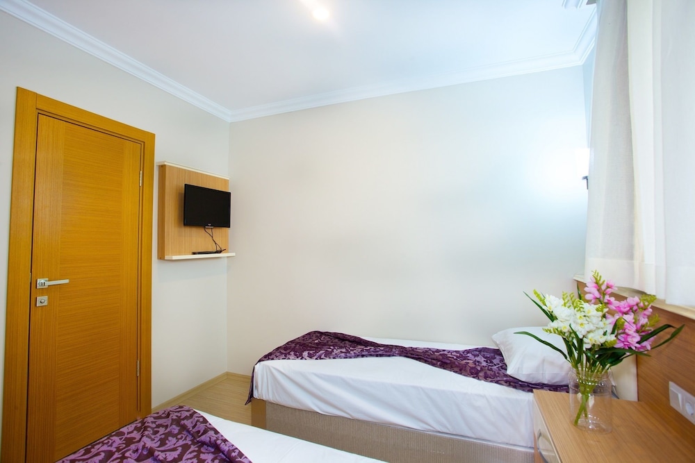 Standard Triple Room photo 2