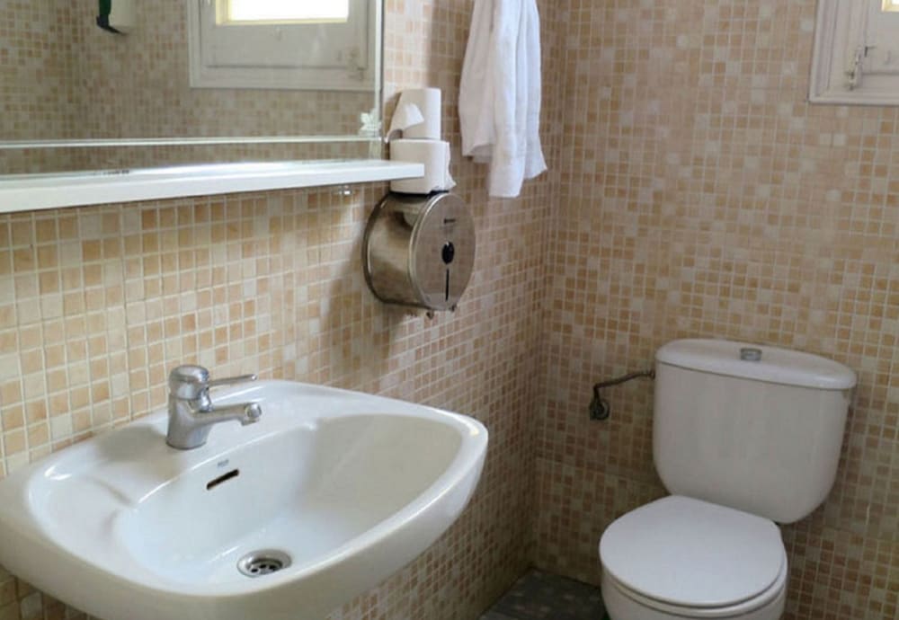 Triple Room, Shared Bathroom photo 3