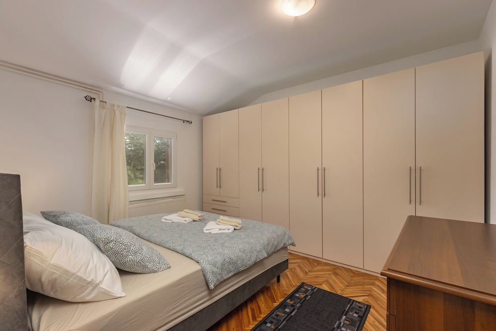 Family Apartment, 3 Bedrooms (Quiet Garden Apartment Kostrena) photo 1