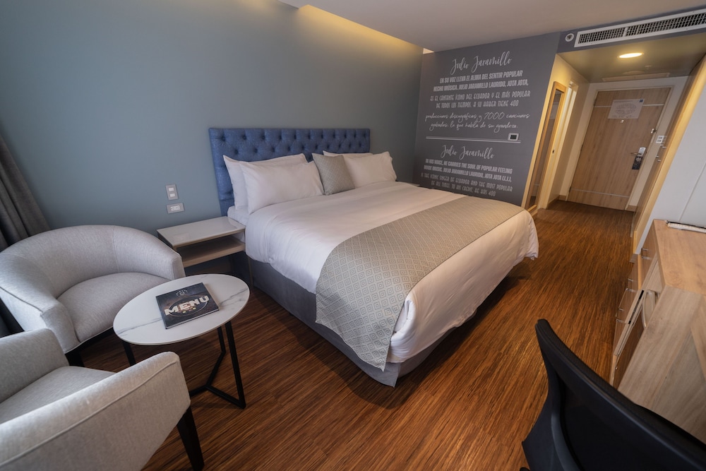 Business Room, 1 King Bed, Non Smoking photo 2