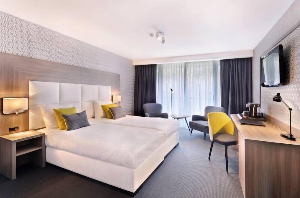 Superior Twin Room (forest side) photo 1