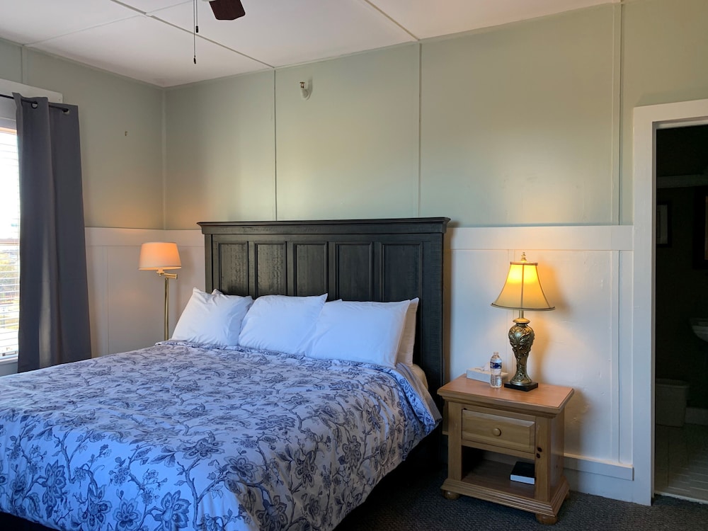Luxury Double Room, 1 King Bed, Terrace, Mountain View