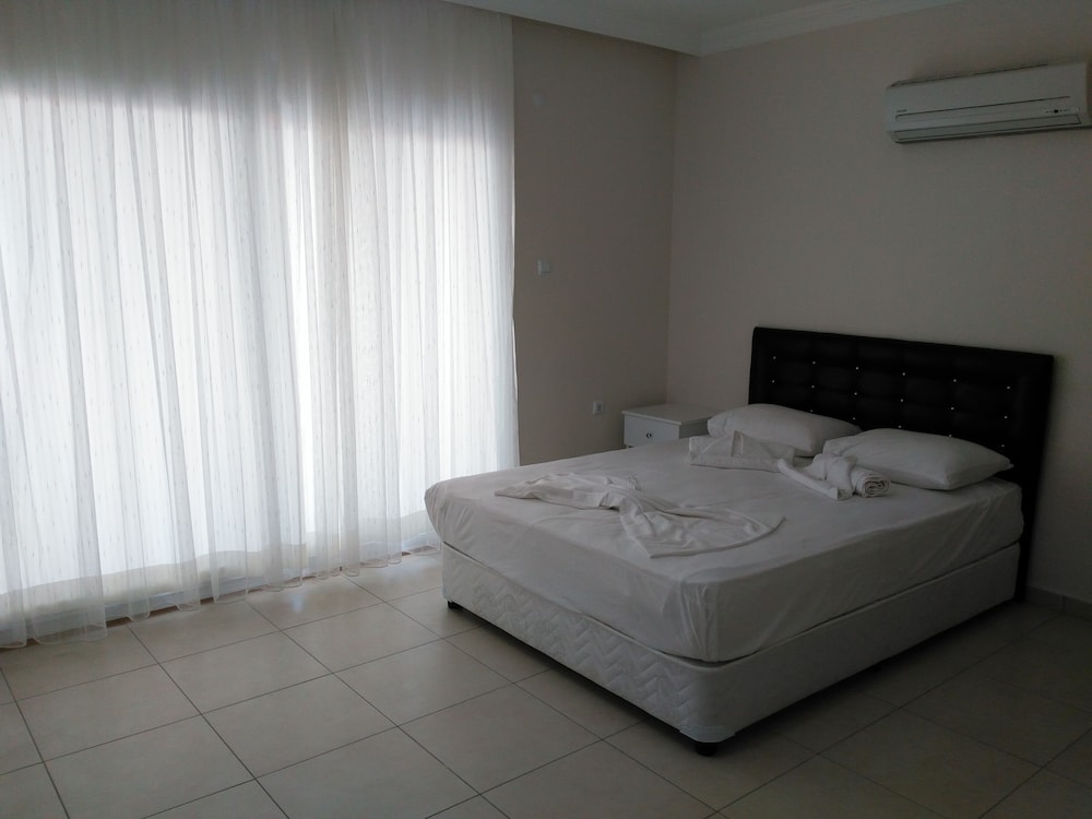 Triple Room, Partial Sea View