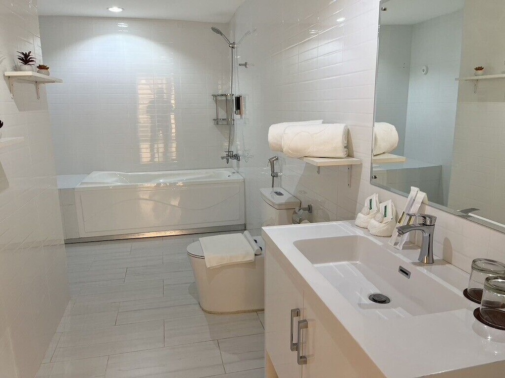 Premier Penthouse - Photo 17
