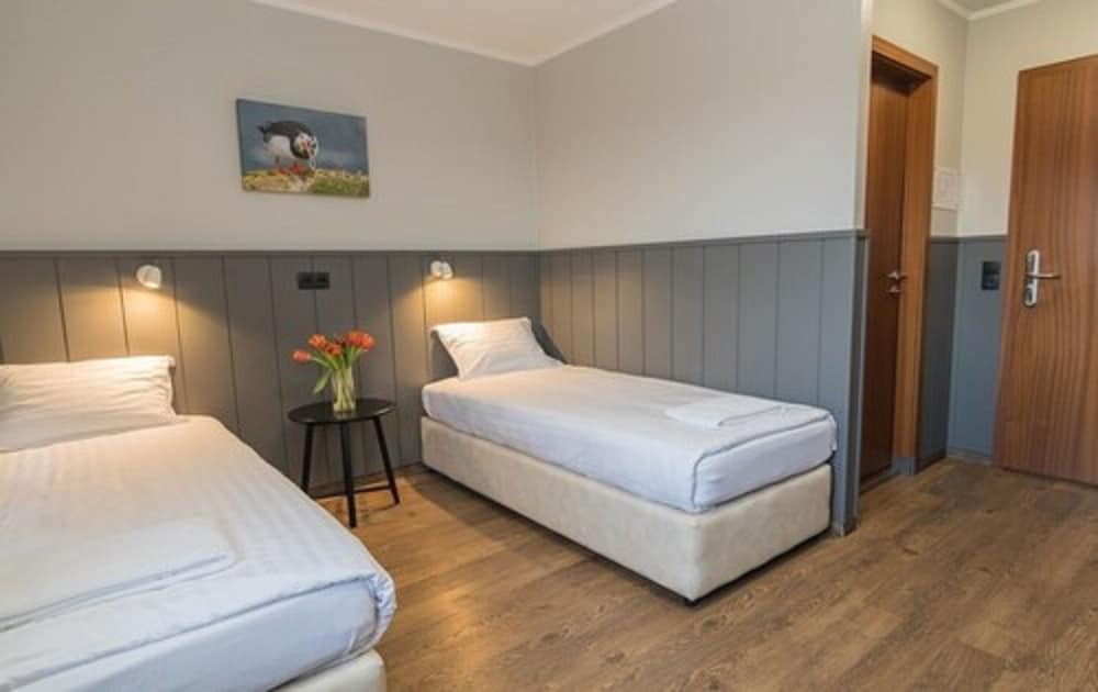Twin Room - Photo 11