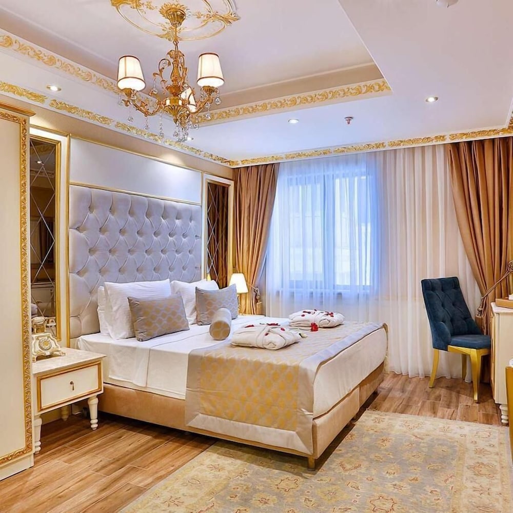 Economy Double Room, 1 King Bed photo 2