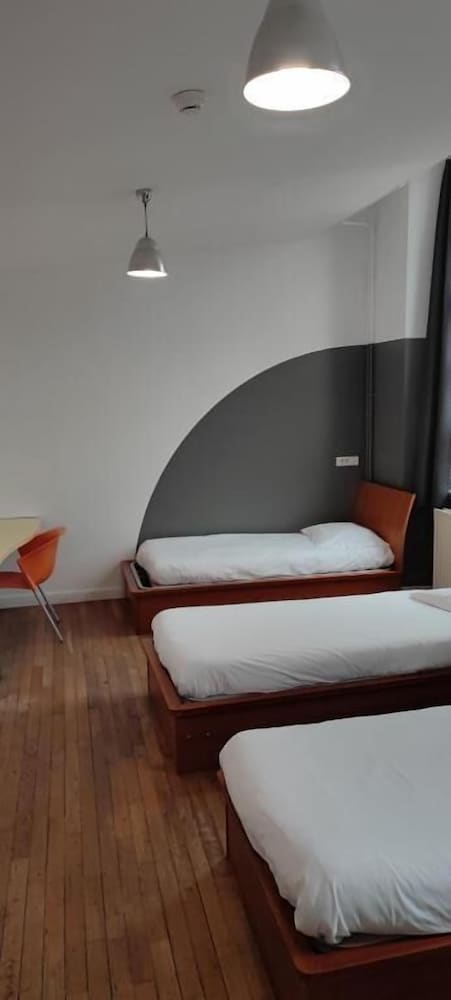 Triple Room, Private Bathroom - Photo 4