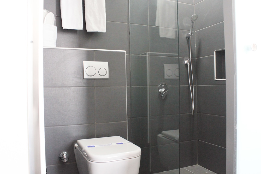 Standard Triple Room - Photo 3