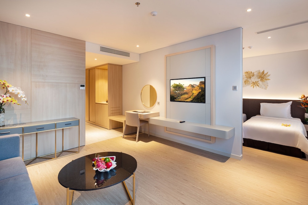 Executive Suite, 1 Bedroom, Non Smoking, City View