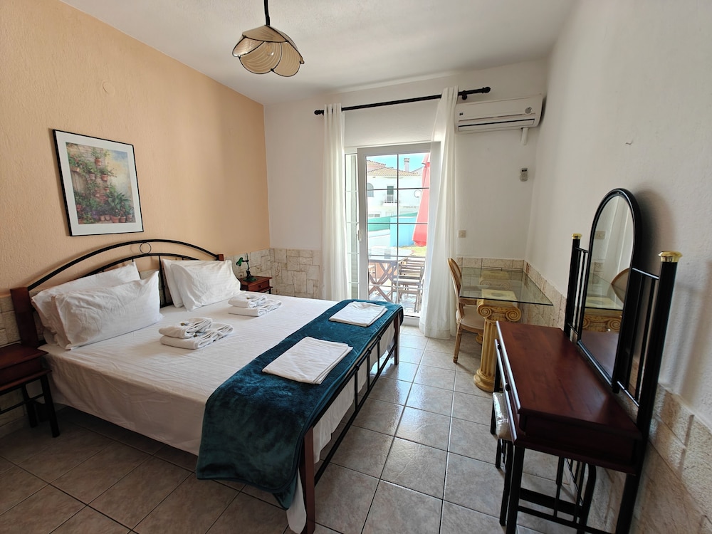 Family Suite, 2 Bedrooms, Private Pool, Beachfront (private Pool from 20.06.2024 on)