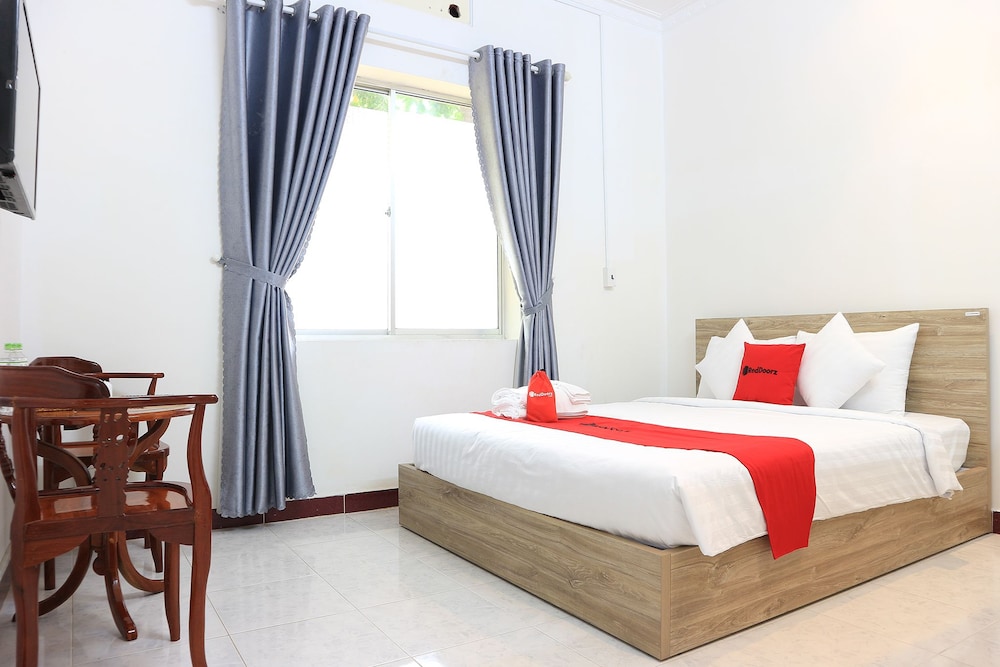 Family Room, 2 Bedrooms