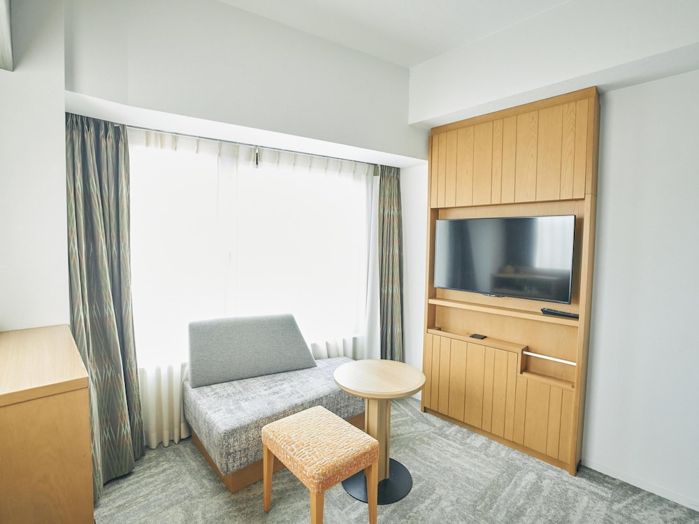 Premier Triple Room, Non Smoking photo 3