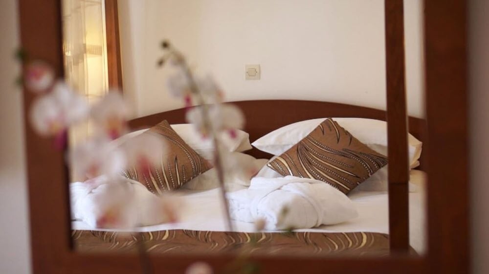 Luxury Double or Twin Room, 1 Double or 2 Twin Beds, Pool View (Prestige) - Photo 1