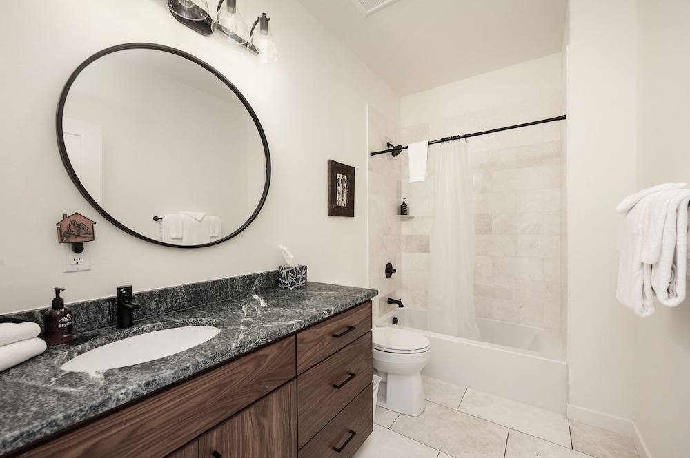 Townhome, 3 Bedrooms photo 2