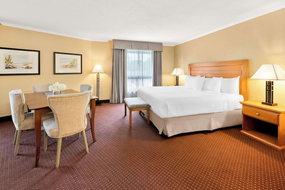Suite, 1 King Bed, Non Smoking, Refrigerator & Microwave