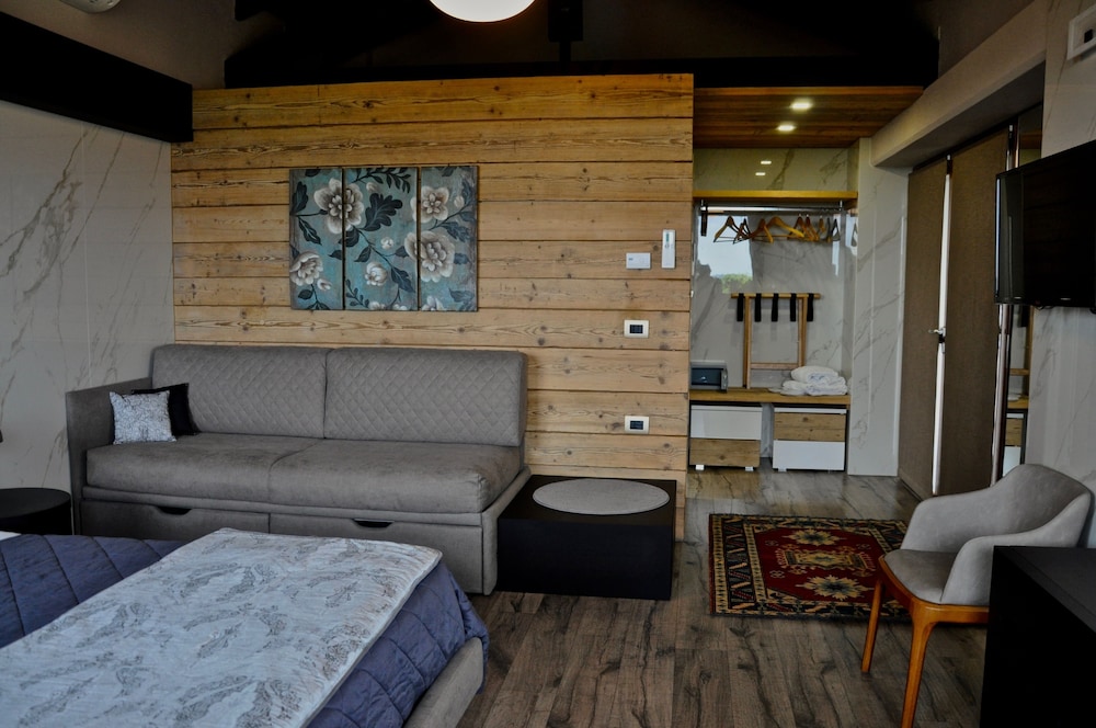 Design Suite, Ensuite, Garden View photo 3