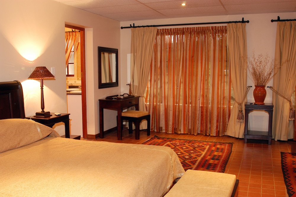 Honeymoon Studio Suite