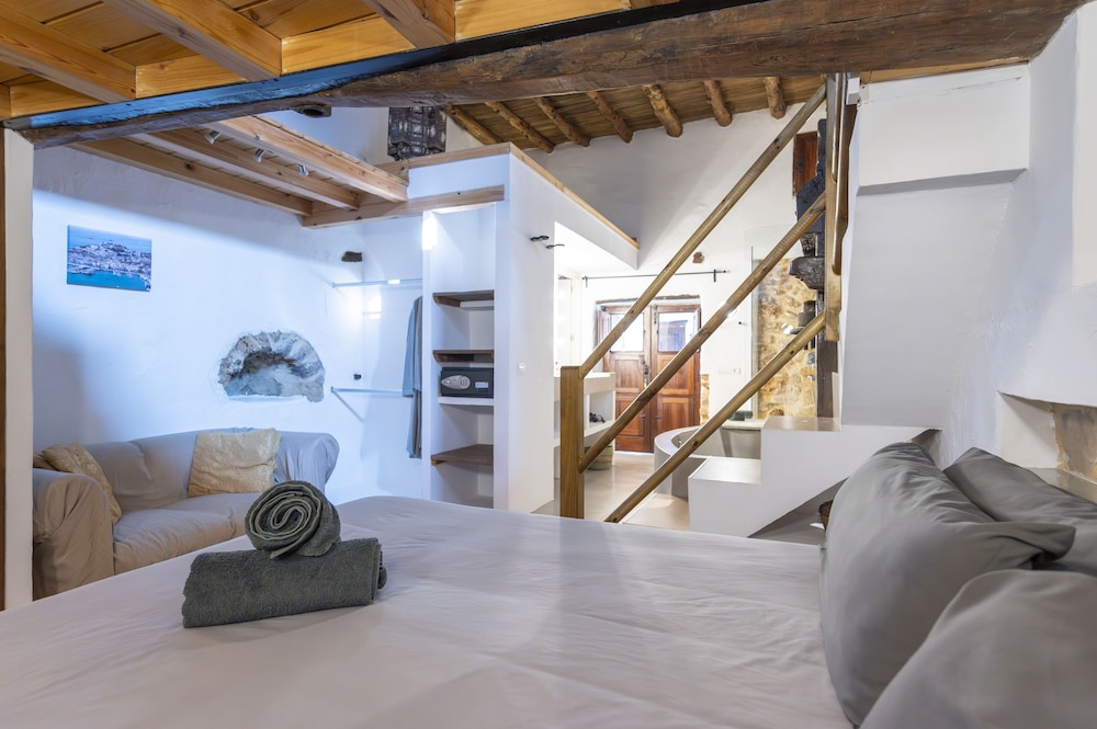 Deluxe Studio Suite photo 2