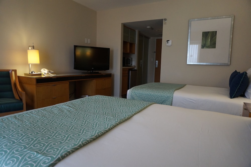 Superior Room, Ocean View (Waikiki Tower) - Photo 2