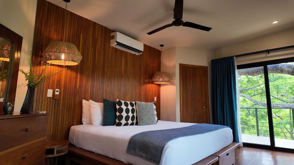 PREMIUM DELUXE TREEHOUSE photo 1