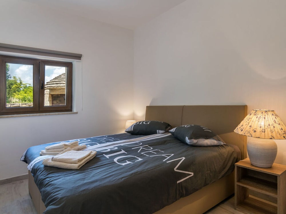 Villa photo 3