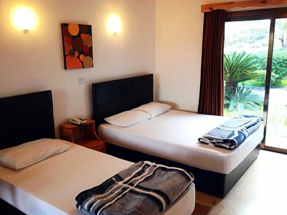 Standard Triple Room - Photo 8