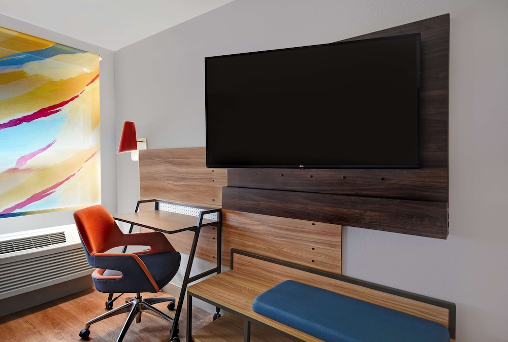 Room, 2 Queen Beds, Accessible (Hearing) - Photo 1