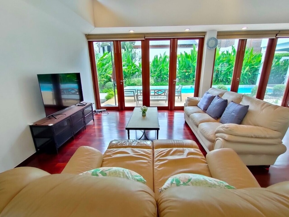 Exclusive Villa, 4 Bedrooms photo 3