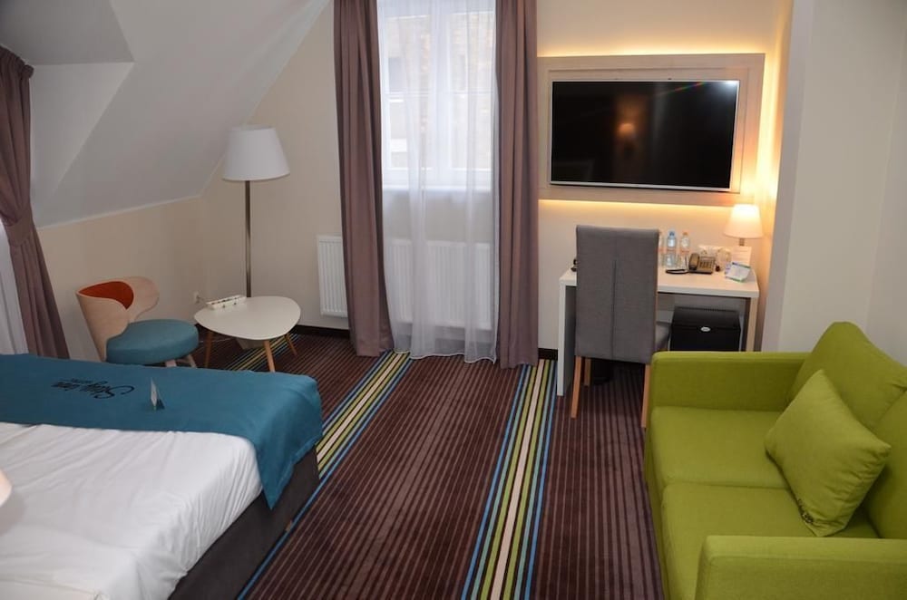Junior Suite, 2 Bedrooms, City View, Corner photo 2