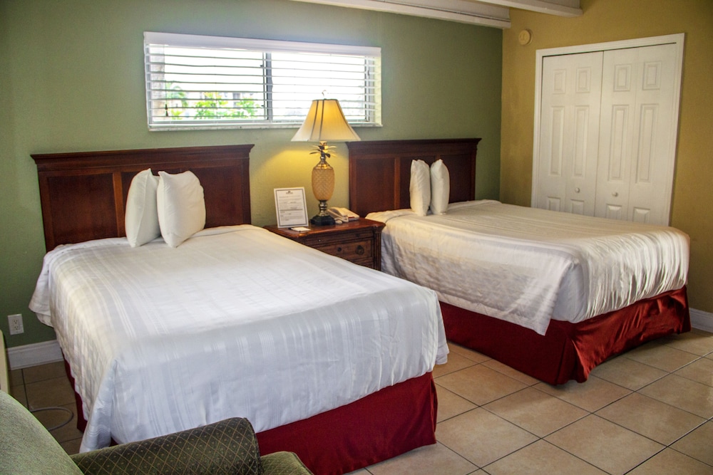 Deluxe Room, Two Double Beds, Kitchenette photo 1