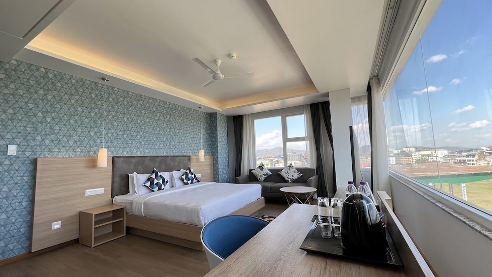 Executive Room - Photo 6