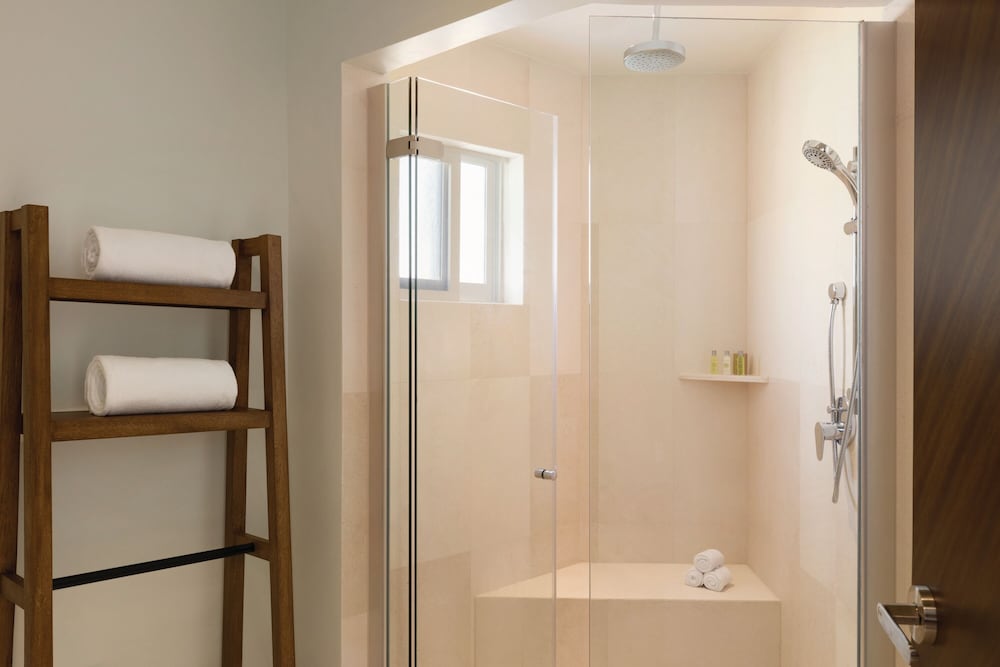 One-bedroom Suite Oceanfront - 1 King Bed