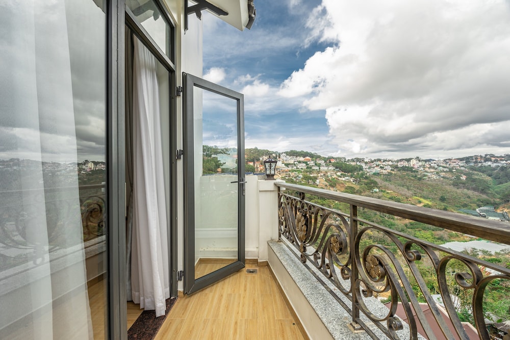 Superior Double Room, Balcony - Photo 15