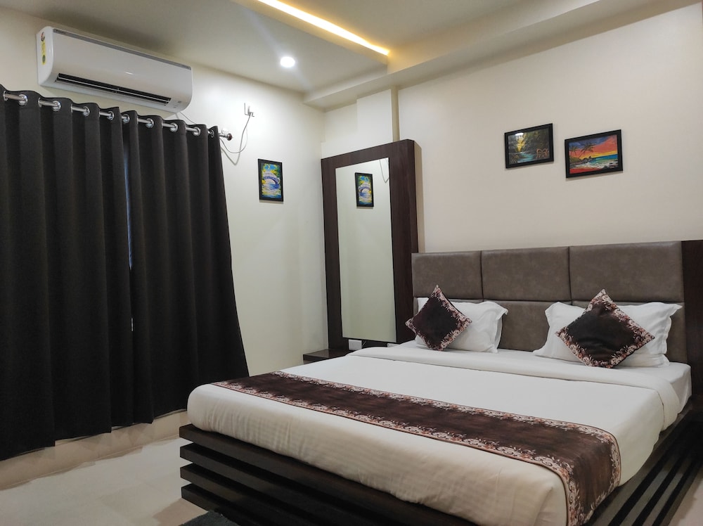 Family Room - Photo 1