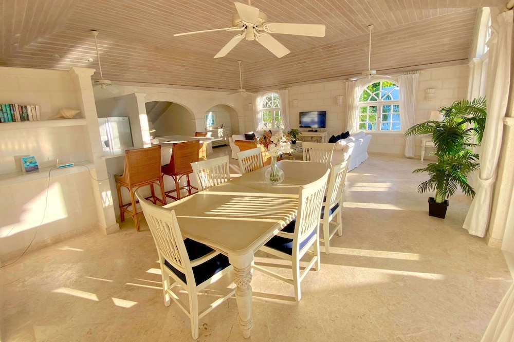 Luxury Suite, 1 King Bed, Kitchen, Executive Level photo 3