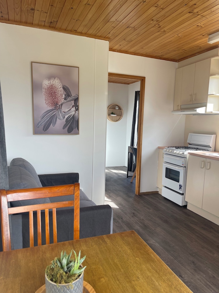 Classic Cabin, Balcony, Garden View photo 1