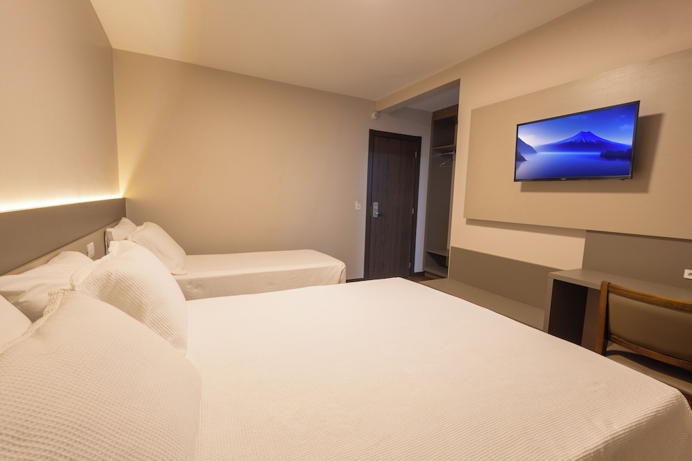 Deluxe Quadruple Room photo 1