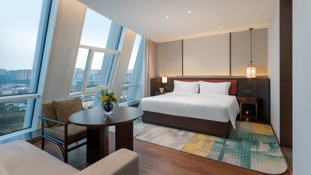 Suite, 1 Bedroom photo 2