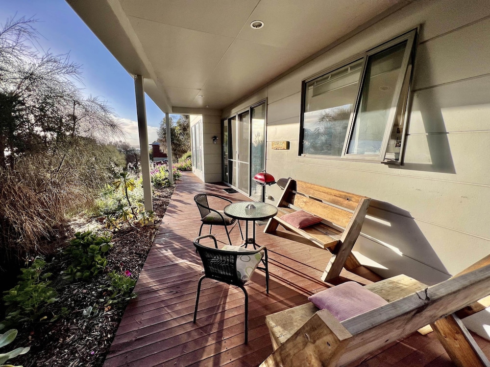 Apartment, 2 Bedrooms, Sea View photo 2
