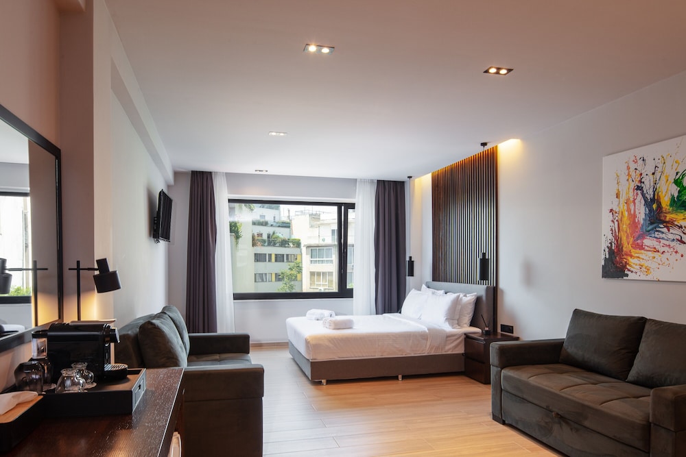 Deluxe Family Room, City View photo 1