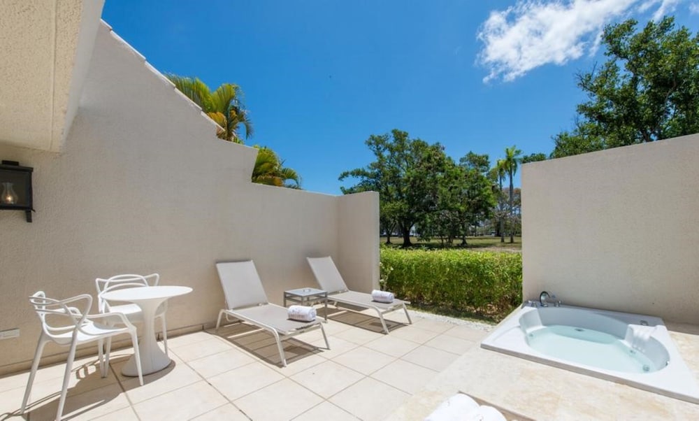 Honeymoon Suite With Royal Package photo 3